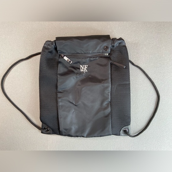 Lululemon Athletica Drawstring Backpack Black - Picture 1 of 8